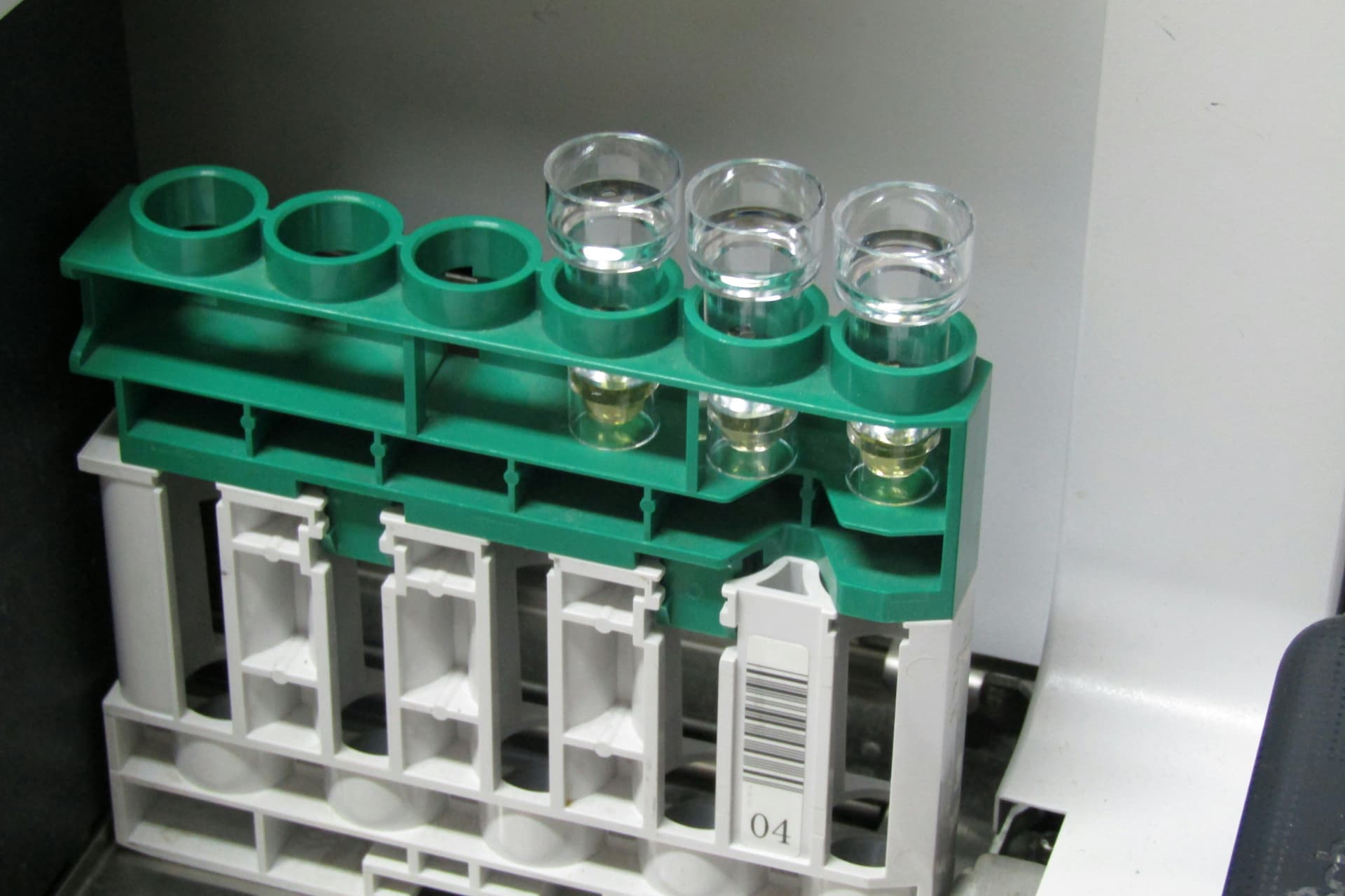Clinical laboratory equipment and test samples